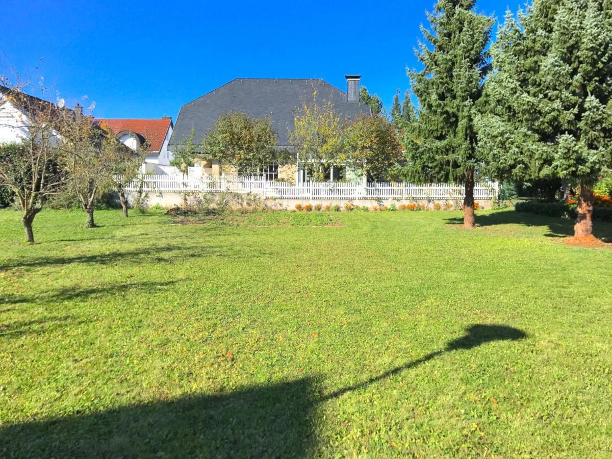 Villa Orchard Frankfurt Kriftel Exterior photo